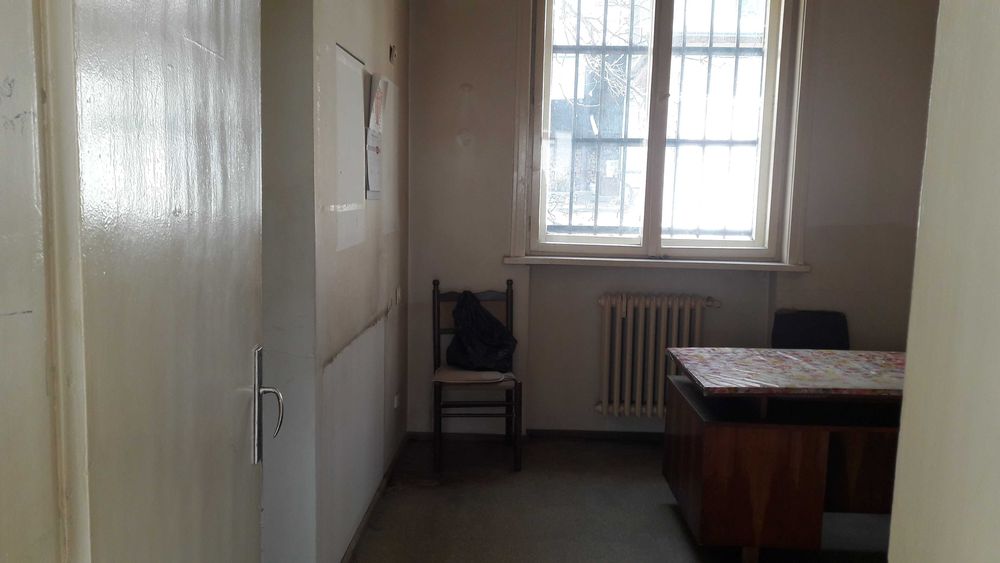 Дава се под наем Офис в Смолян, Стар център - 360 кв.м за 510 € - Снимка #7