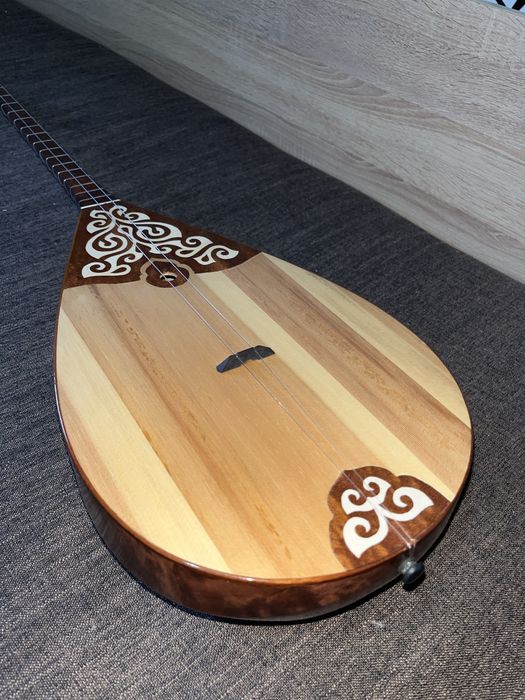 Домбыра профессиональная