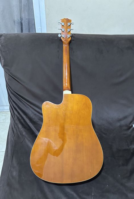 Срочно срочно! Продается акустическая гитара Adagio