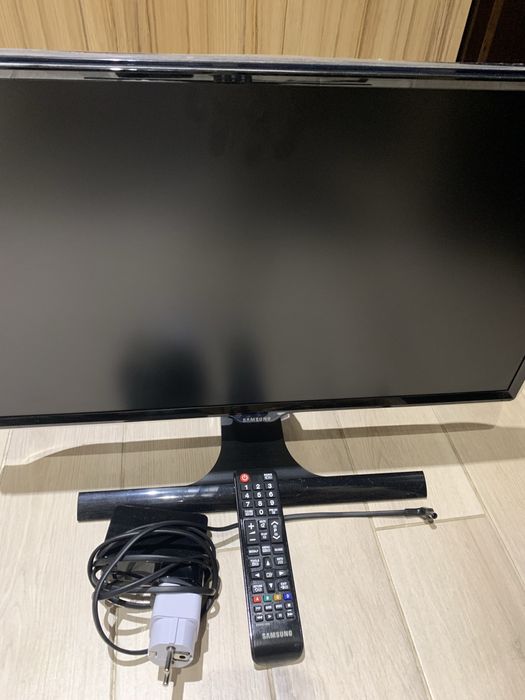 TV Samsung  T24E390EW