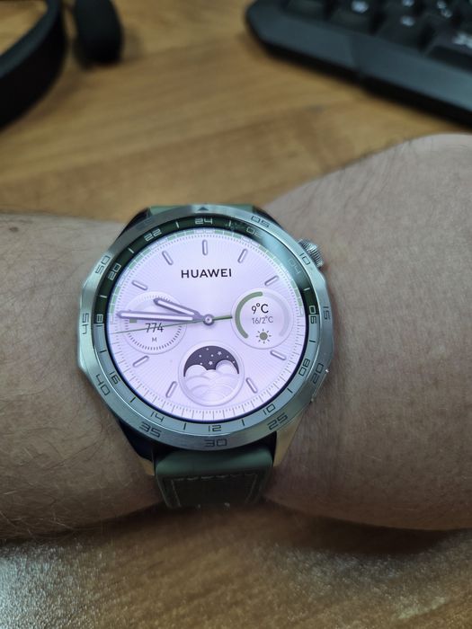 Продам часы Huawei GT4