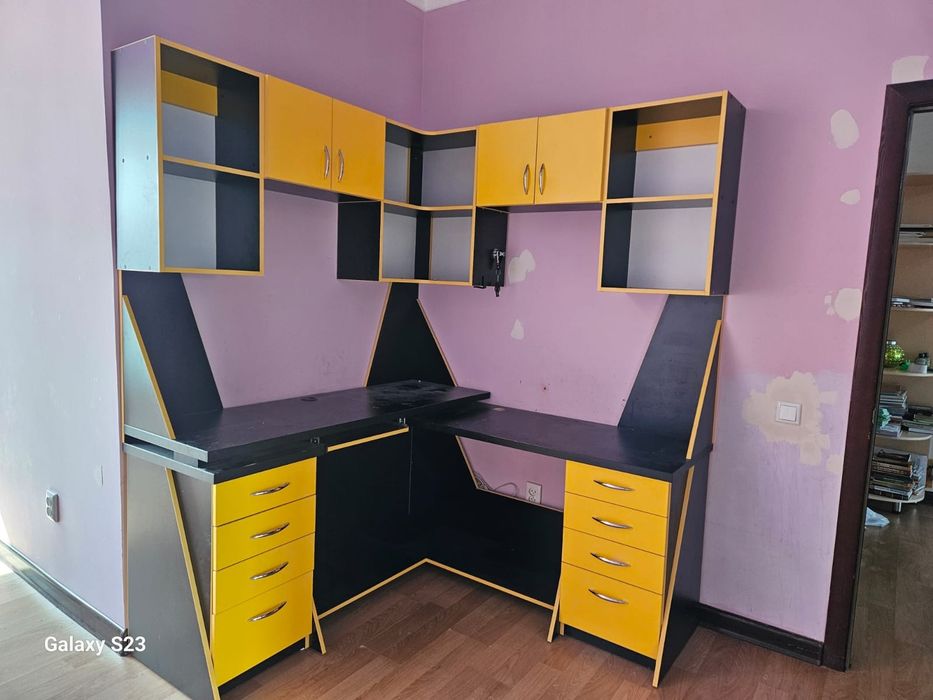 Рабочий стол для школьника, компьютерный стол