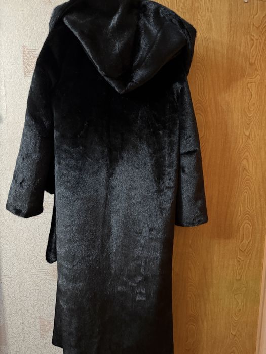 Продам шубу женскую