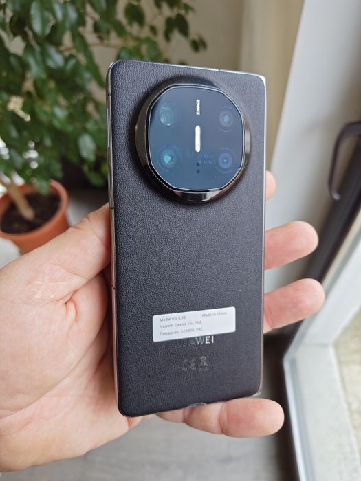 Huawei Mate X6 Black 512Gb/12Gb Ram