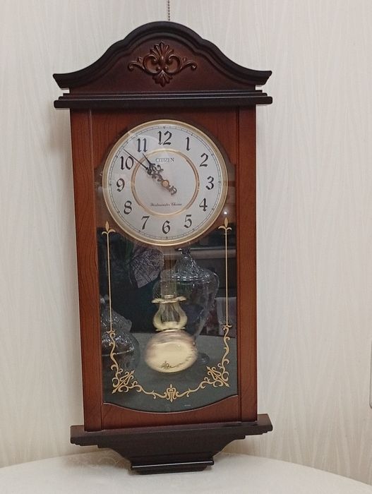 Часы настенные Citizen