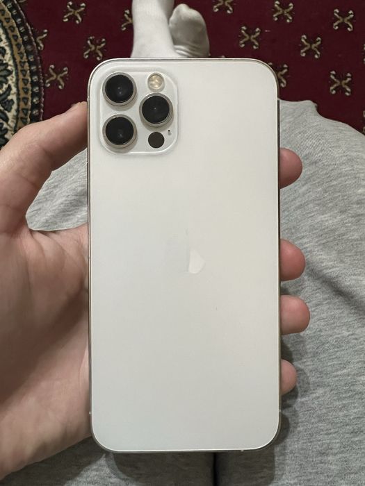 Iphone 12 pro telefoni sotiladi