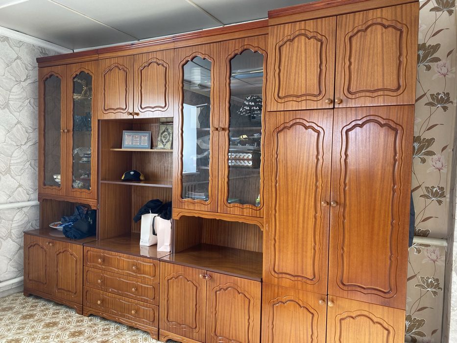 Продаётся шкаф или сервант