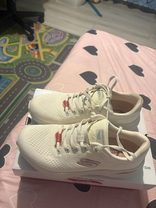 Sketchers Archfit white ортопедични 39 номер