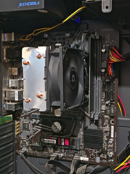 I5 10400, 8gb ozu, 256 SSD, 27 MSI