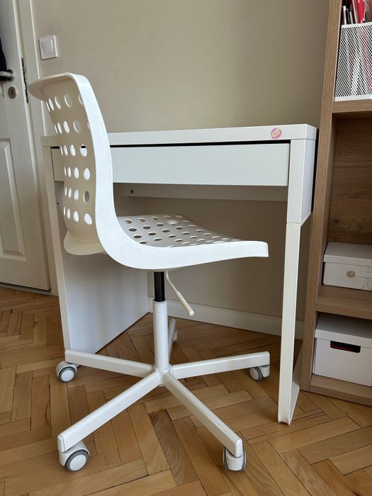 Детско бюро и стол