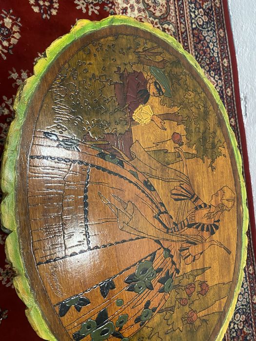 Стара авторска маса с подпис на художника