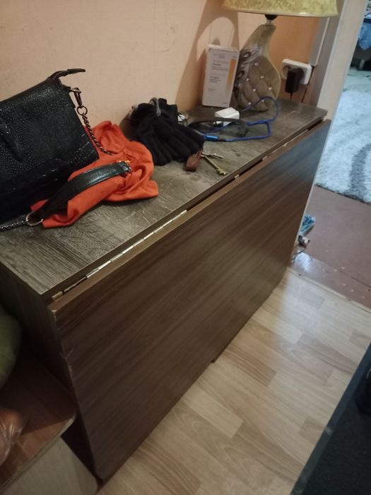 Продам стол книжка