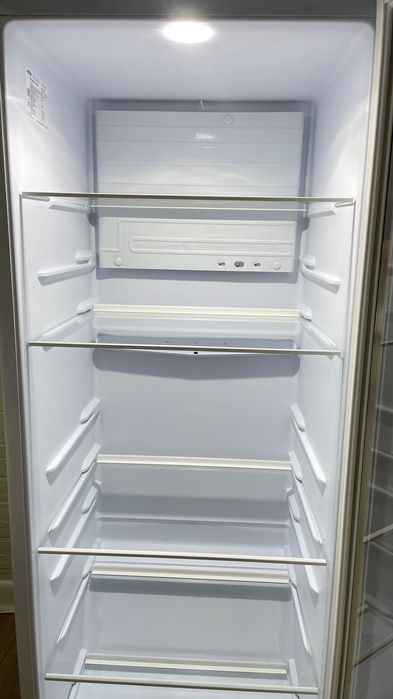 Холодильник витринный