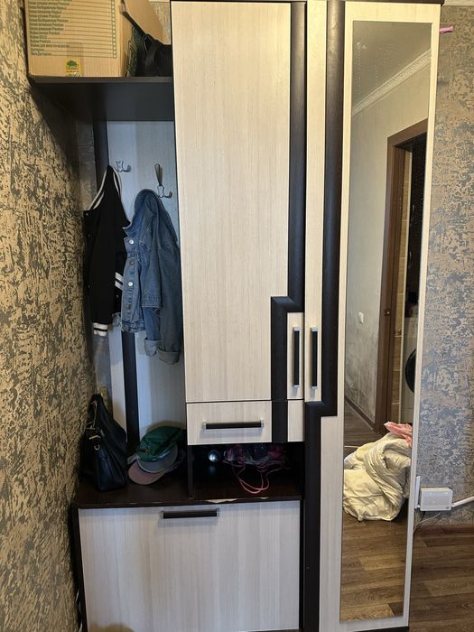 Продается Шкаф прихожая