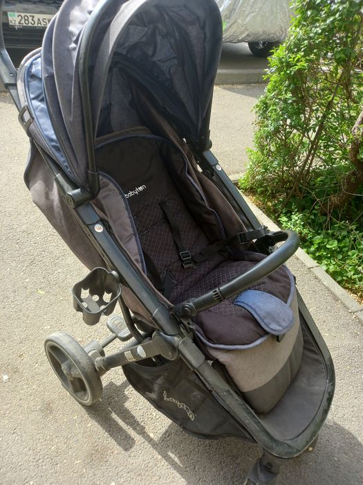 Коляска для малышей