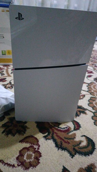 PlayStation 5 slim 1 TB sotaman.