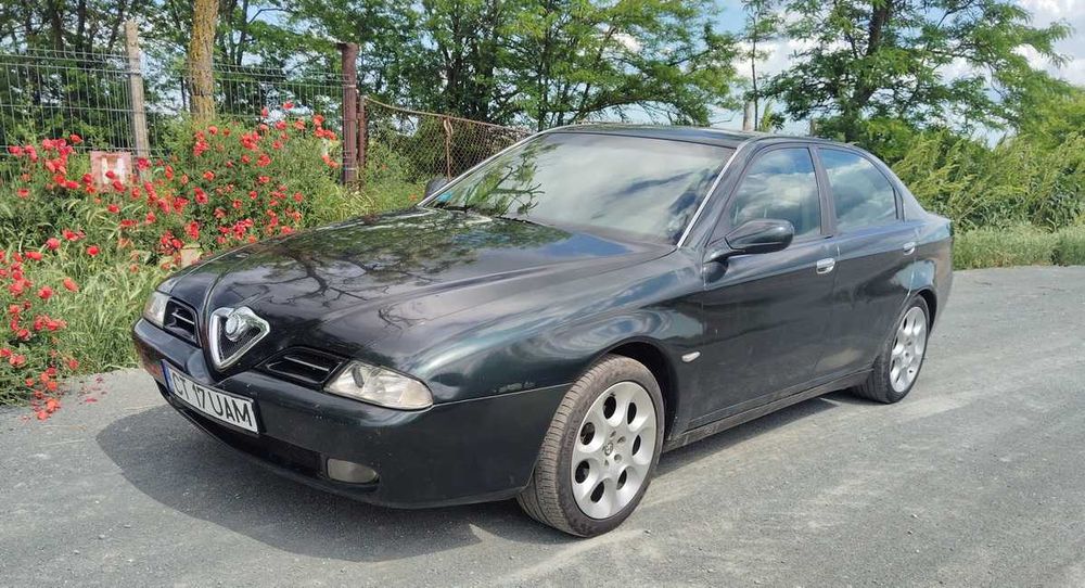 Alfa Romeo 166