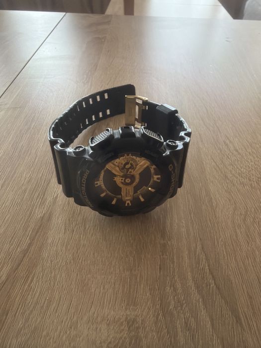 Продавам часовник  casio g shock
