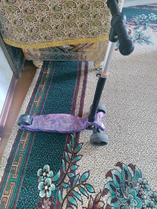 Продаётся самокат.