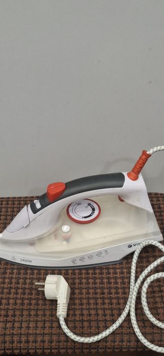 Утюг Vitek 2400v