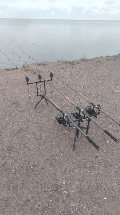 Набор спиннингов.