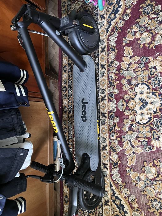 Trotineta electrica Jeep