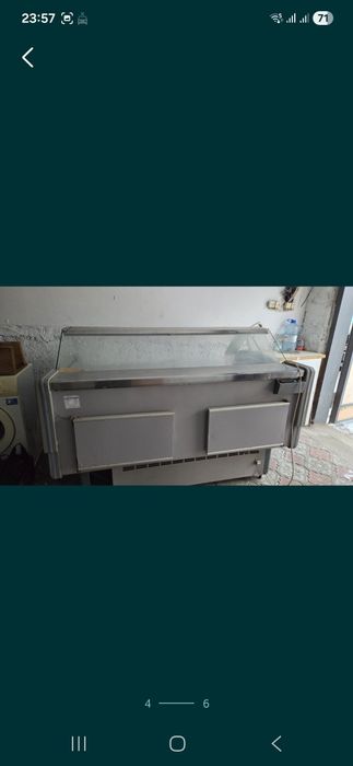 Продам холодильную витрину