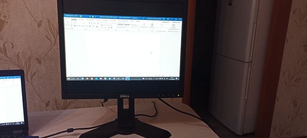 Мониторы DELL 4 шт. + Клавиатуры.