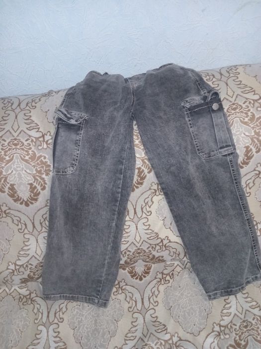 Джинсы чёрные,почти новые