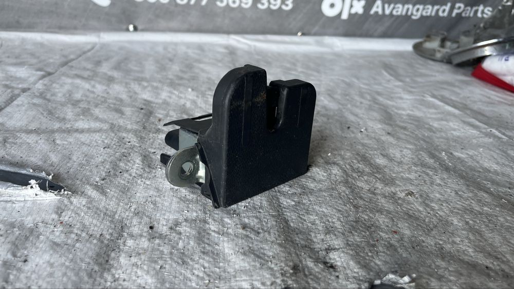 Volkswagen Passat B6 брава багажна врата