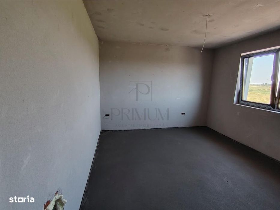 Duplex despartit prin C.T.- dormitor la parter - canalizare