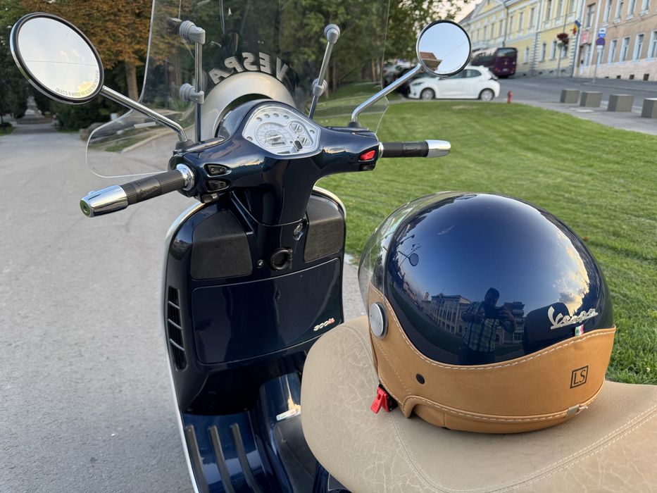 Piaggio Vespa GTS 300 ie