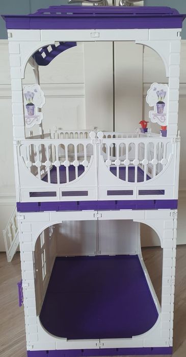 Продам кукольный домик