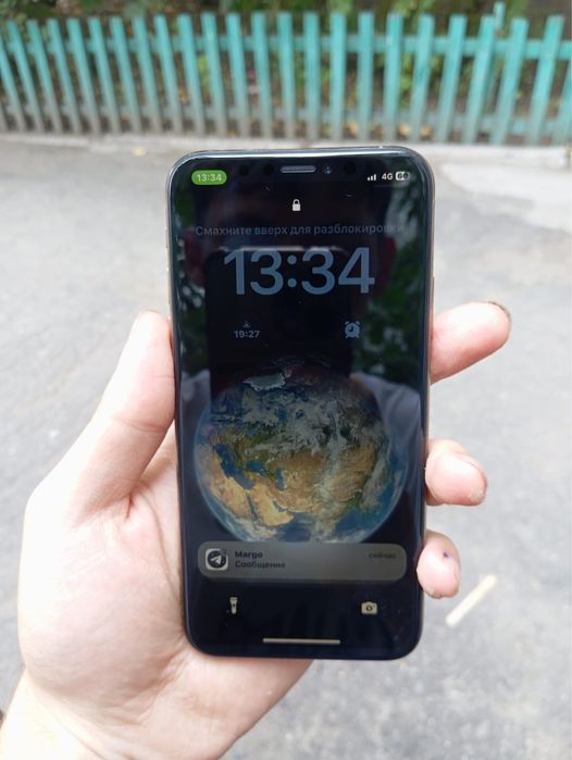 Продам айфон xs на 64гб