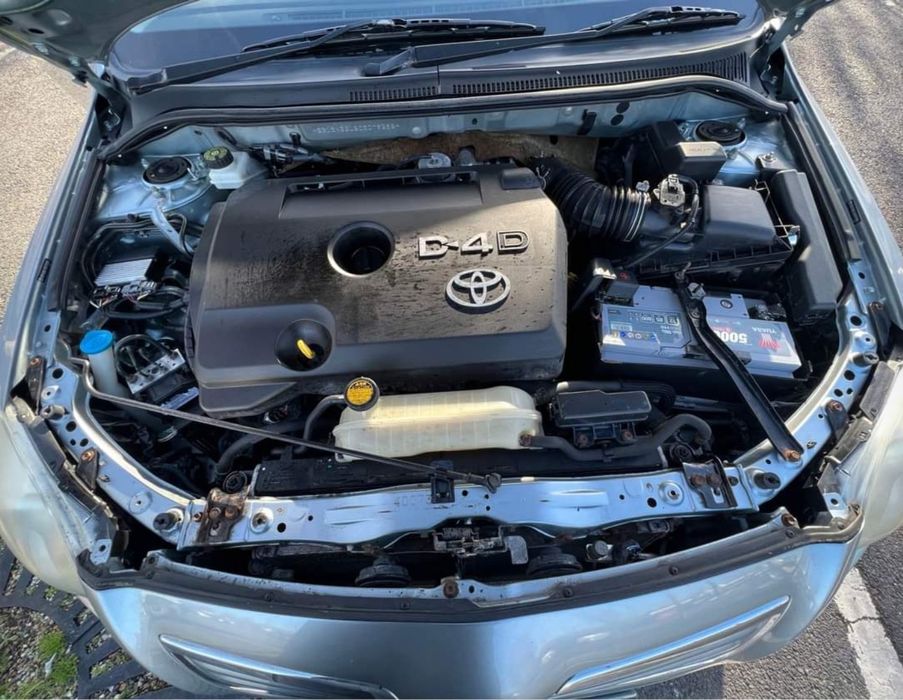 Dezmembrez Toyota Avensis T25 2.0 126 cp