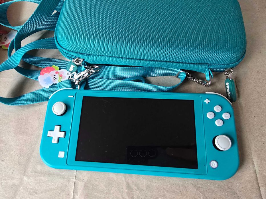 Nintendo Switch Turquoise 128GB карта, Калъф, Протектор и Гръбче