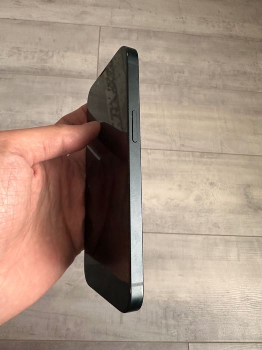 Продам iPhone 13 айфон 13