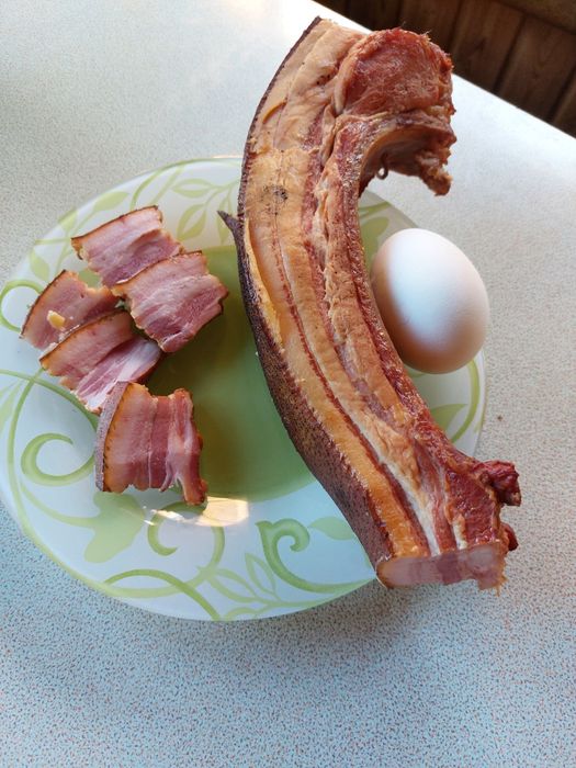 сало,  копчёное  и соленое домашнее