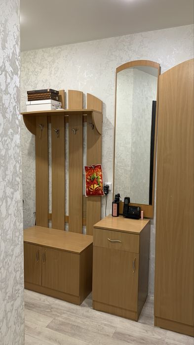 Отдам даром прихожую