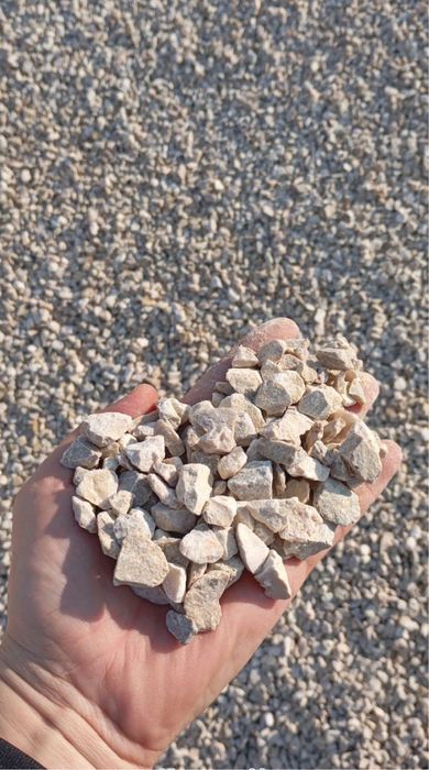 Nisip / Piatră / Balastru / Pământ / Beton semi-umed