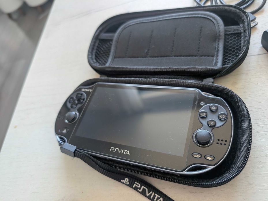 Sony PS Vita pch-1104