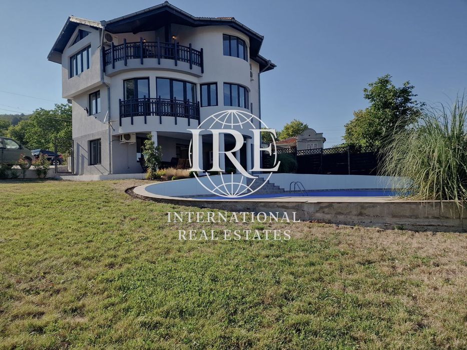 Продава се Къща в с. Рогачево, Област Добрич - 300 кв.м за 570 €/кв.м - Снимка #1