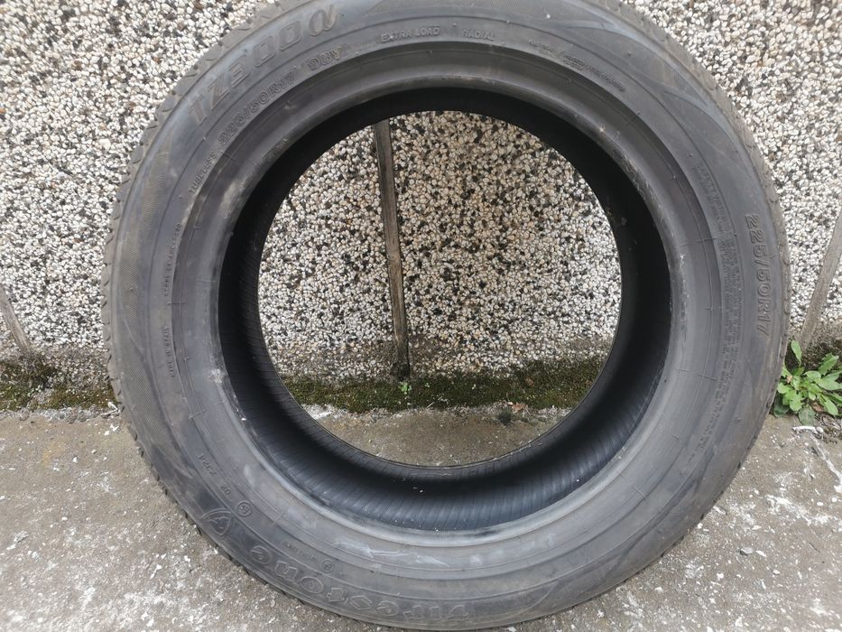 Нова гума 225 50 17