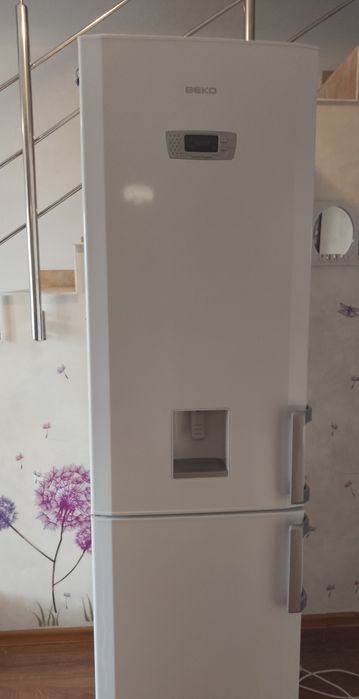 Vând frigider BEKO