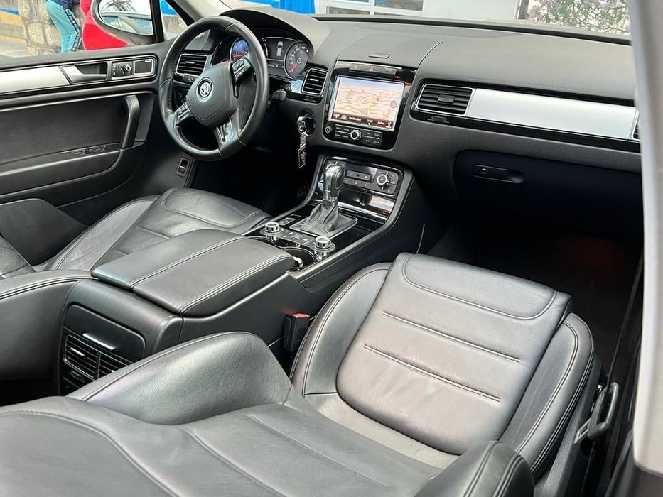 VOLKSWAGEN Touareg 2012 — imagine 4