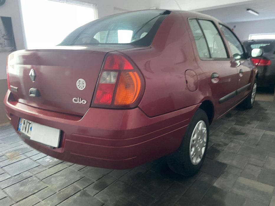 Renault Clio model 2005 benzina 1.4