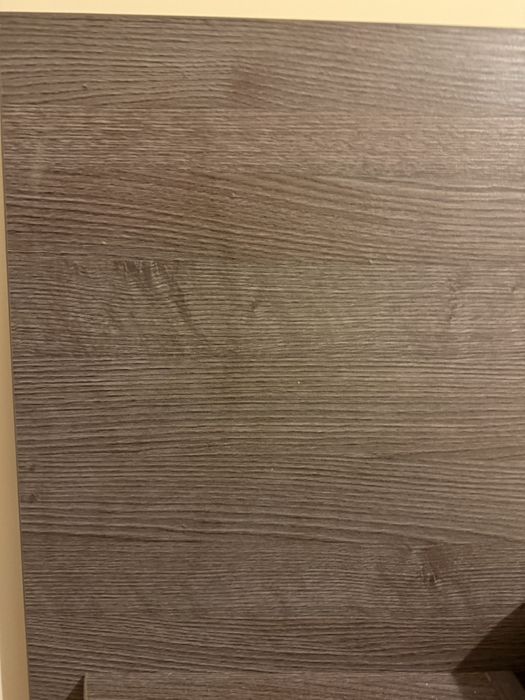 Спалня с матрак.