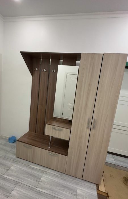 Прихожая с зеркалом