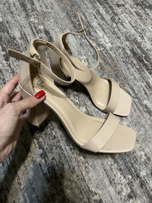 Продам туфли 40р