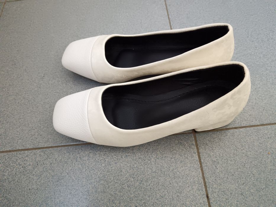 Обувки с квадратен ток